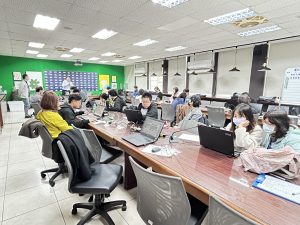 2024-0304  學生及家長都需要知道的升學大數據運用與數位自主學習教師增能研習代表照片